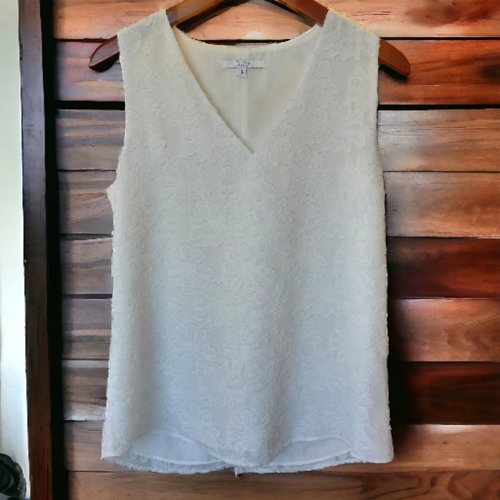 Alfred Sung White Floral Lacey V-Neck Chiffon Tank Top In Size Medium